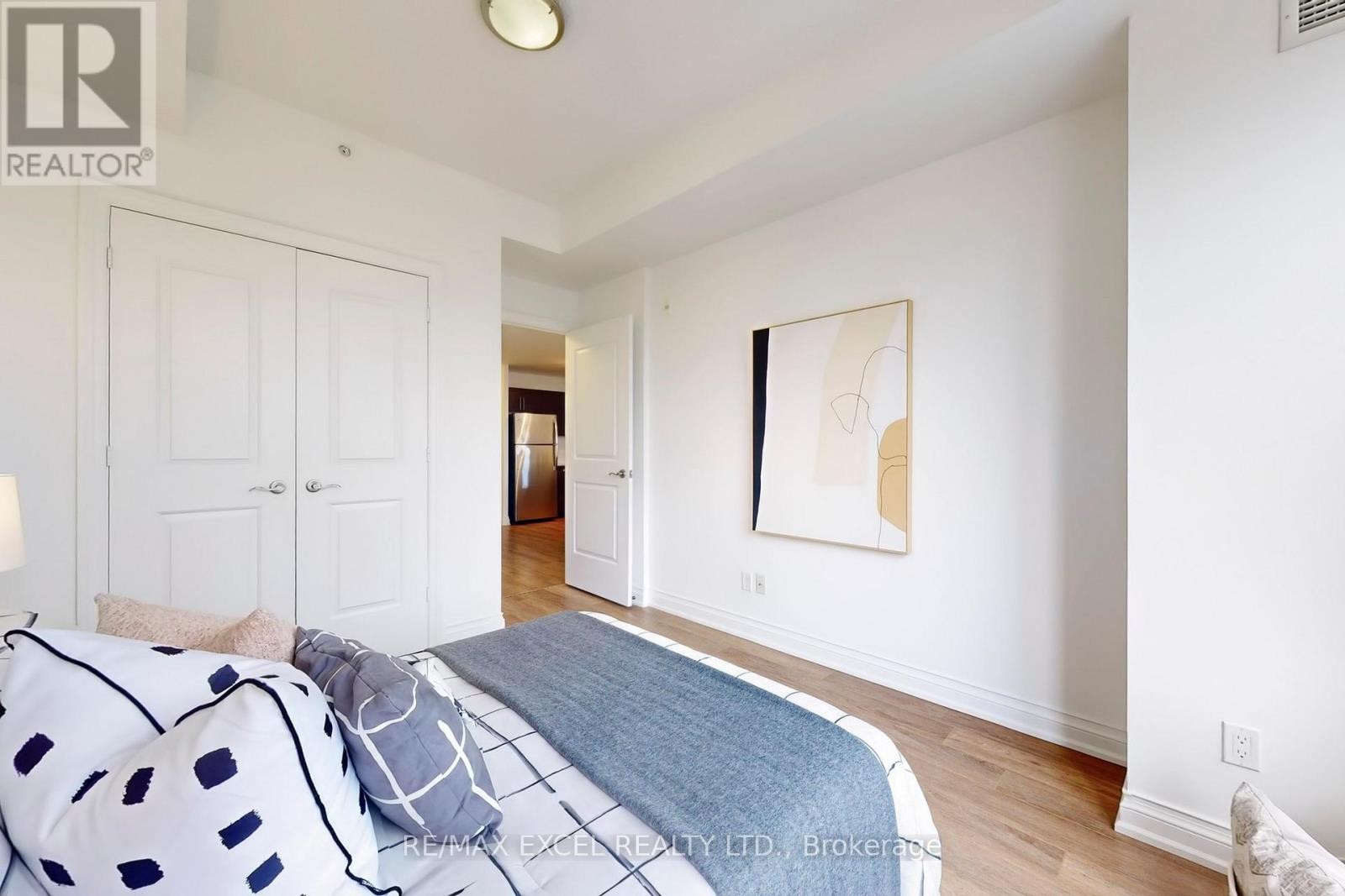 












327 - 68 MAIN STREET

,
Markham (Markham Village),




Ontario
L3P0N5

