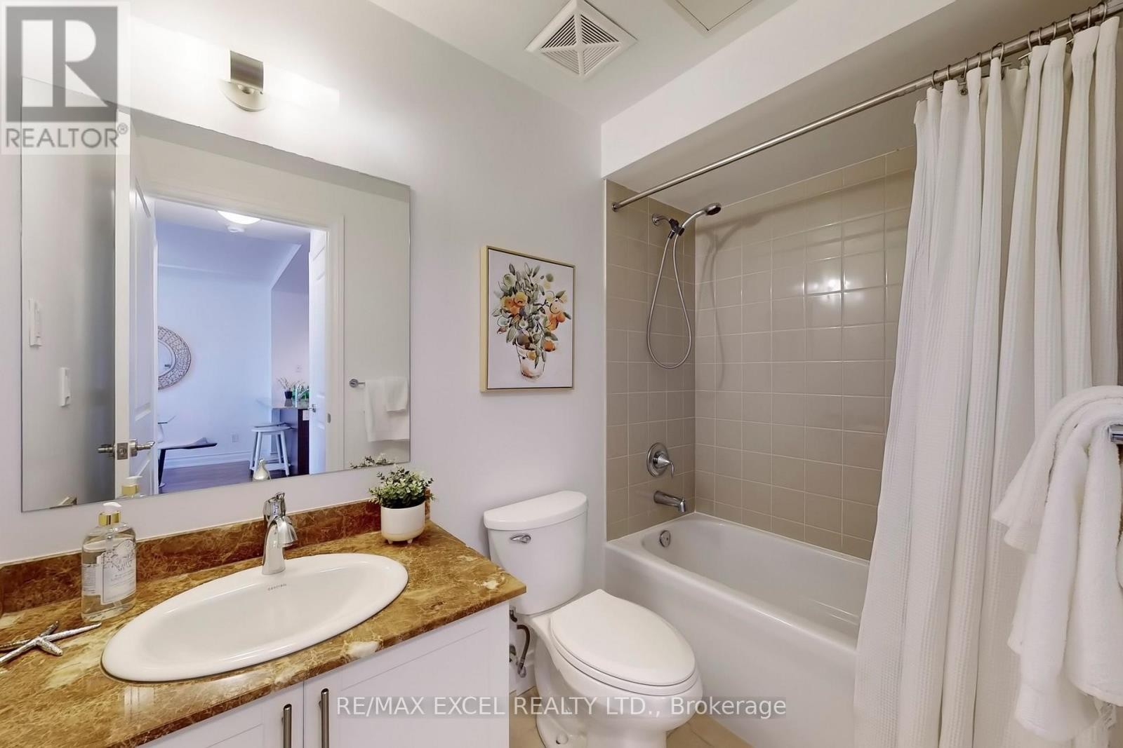 












327 - 68 MAIN STREET

,
Markham (Markham Village),




Ontario
L3P0N5

