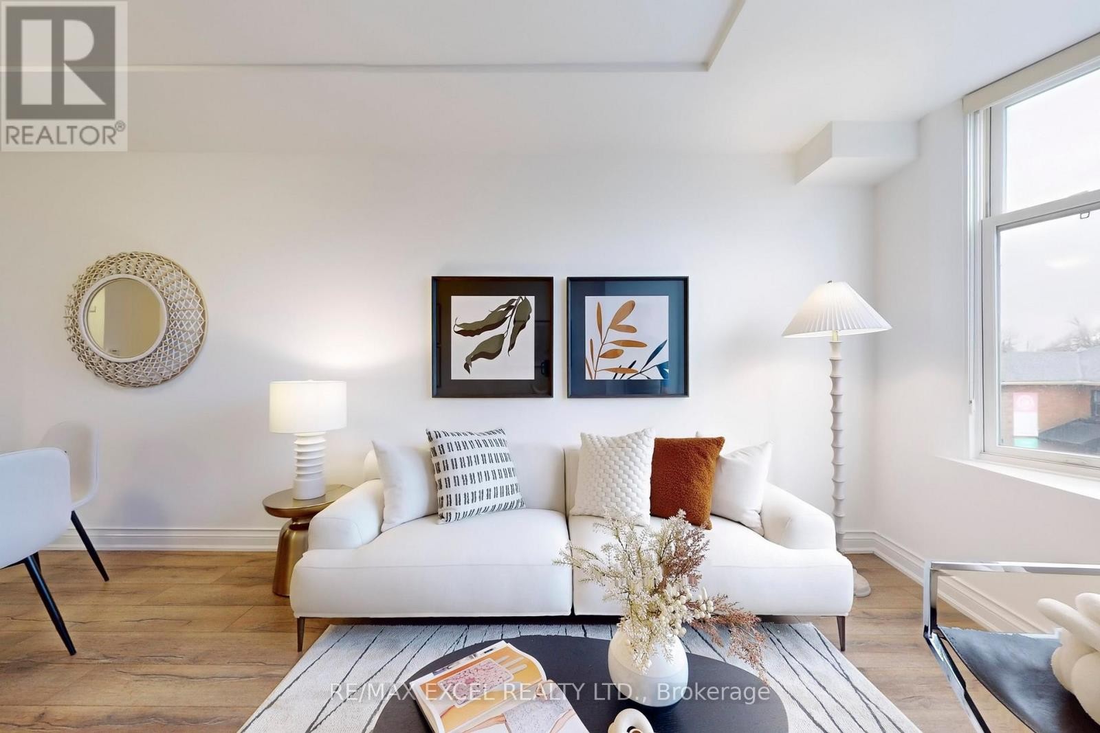 












327 - 68 MAIN STREET

,
Markham (Markham Village),




Ontario
L3P0N5

