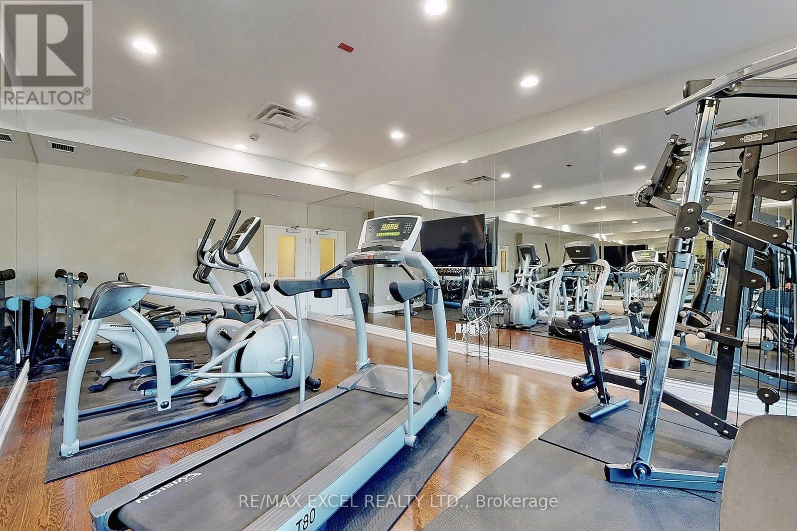 












327 - 68 MAIN STREET

,
Markham (Markham Village),




Ontario
L3P0N5

