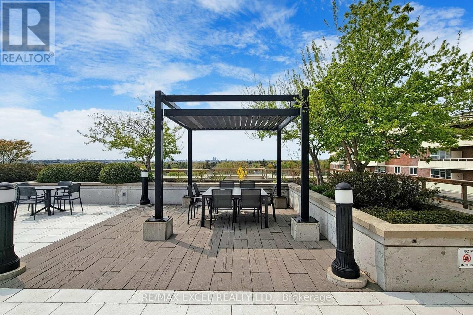 












327 - 68 MAIN STREET

,
Markham (Markham Village),




Ontario
L3P0N5

