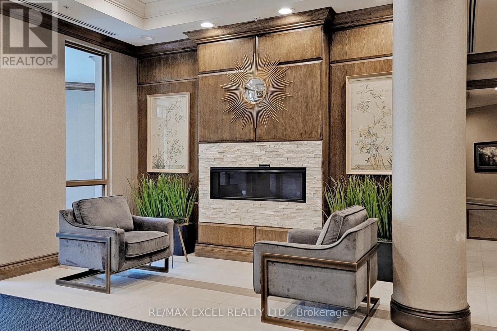 












327 - 68 MAIN STREET

,
Markham (Markham Village),




Ontario
L3P0N5

