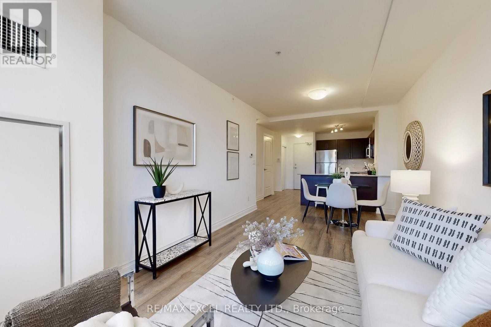 












327 - 68 MAIN STREET

,
Markham (Markham Village),




Ontario
L3P0N5

