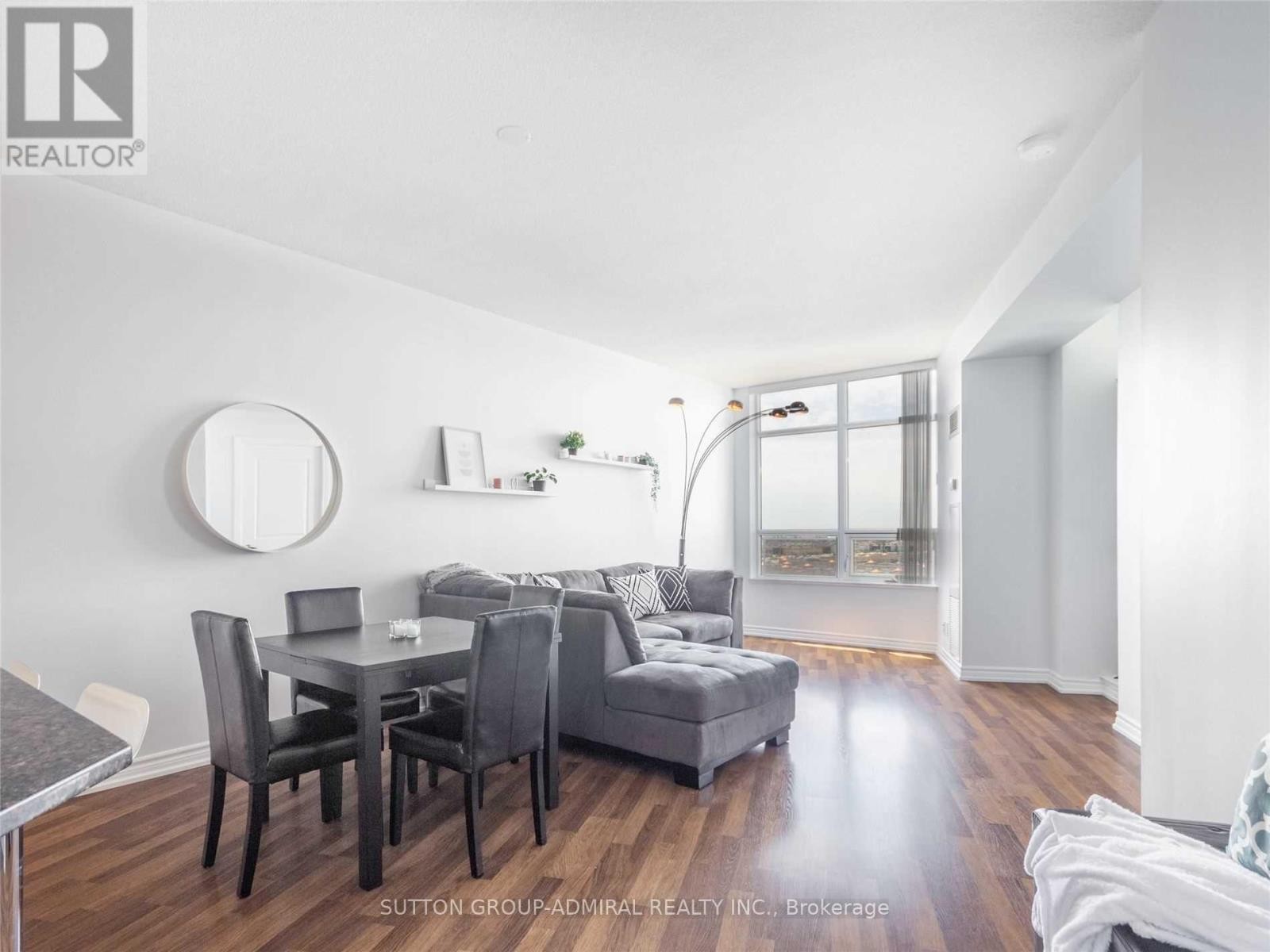 












1117 - 9225 JANE STREET

,
Vaughan (Maple),




Ontario
L6A0J7

