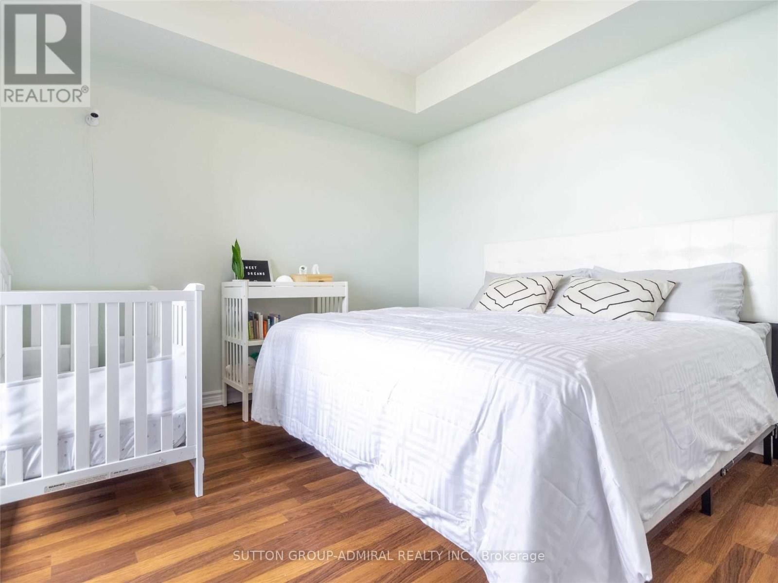 












1117 - 9225 JANE STREET

,
Vaughan (Maple),




Ontario
L6A0J7

