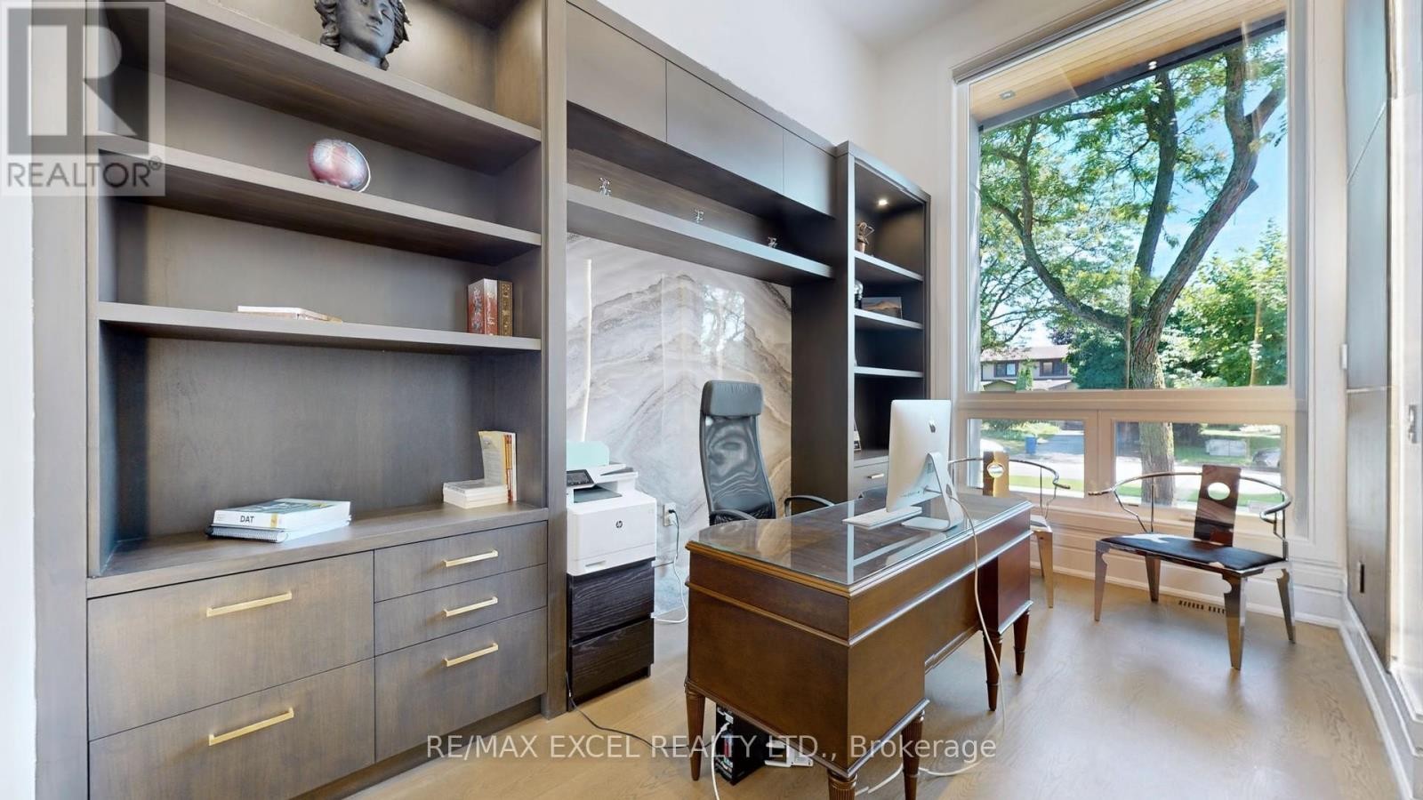 












22 SANDERSON CRESCENT

,
Richmond Hill (North Richvale),




Ontario
L4C5L4

