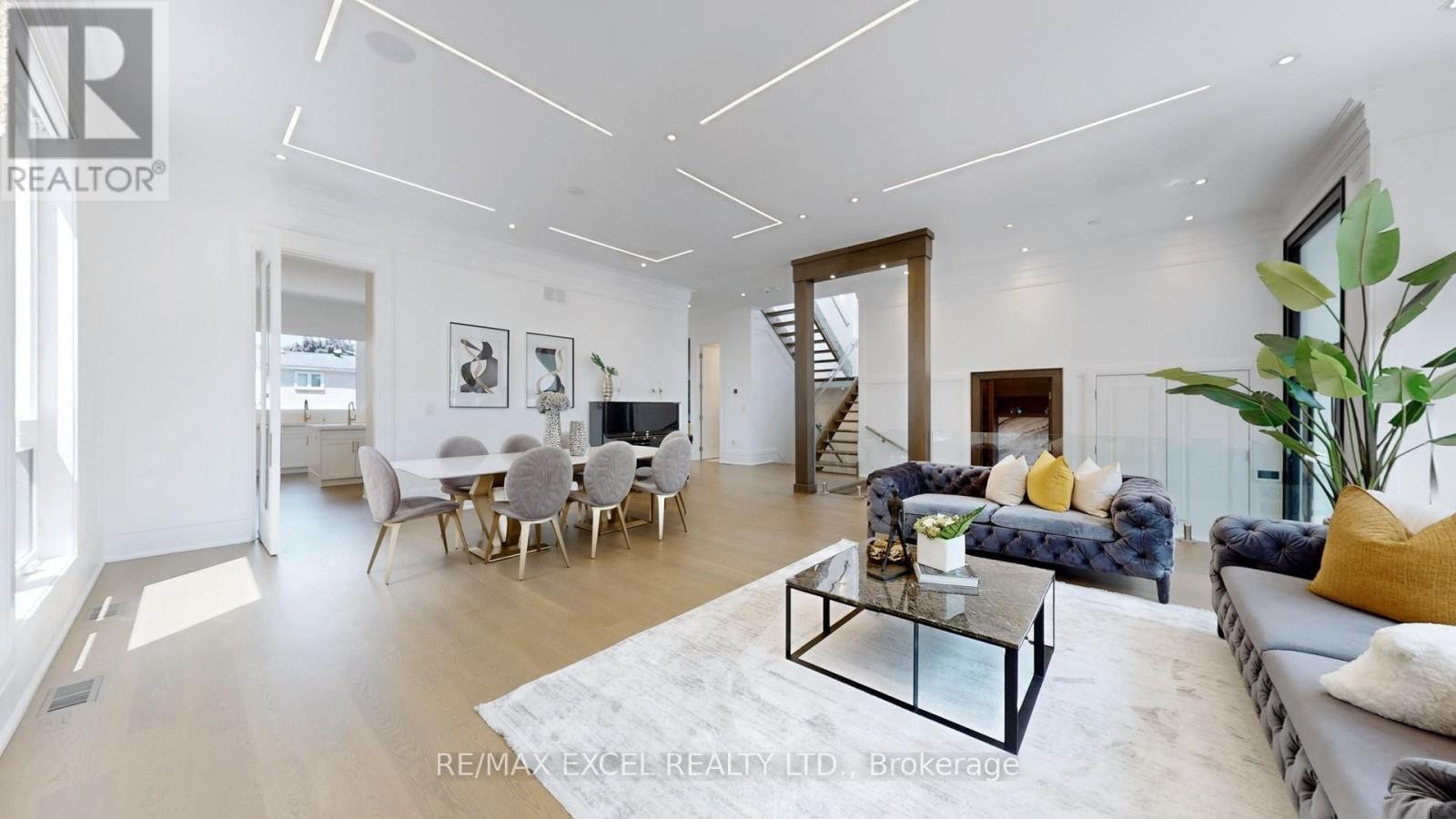 












22 SANDERSON CRESCENT

,
Richmond Hill (North Richvale),




Ontario
L4C5L4

