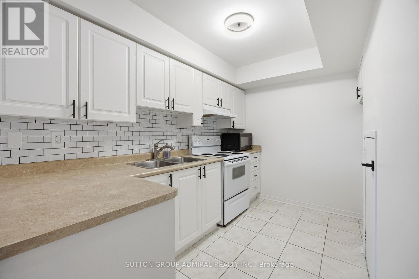 












216 - 308 JOHN STREET

,
Markham (Aileen-Willowbrook),




Ontario
L3T0A7

