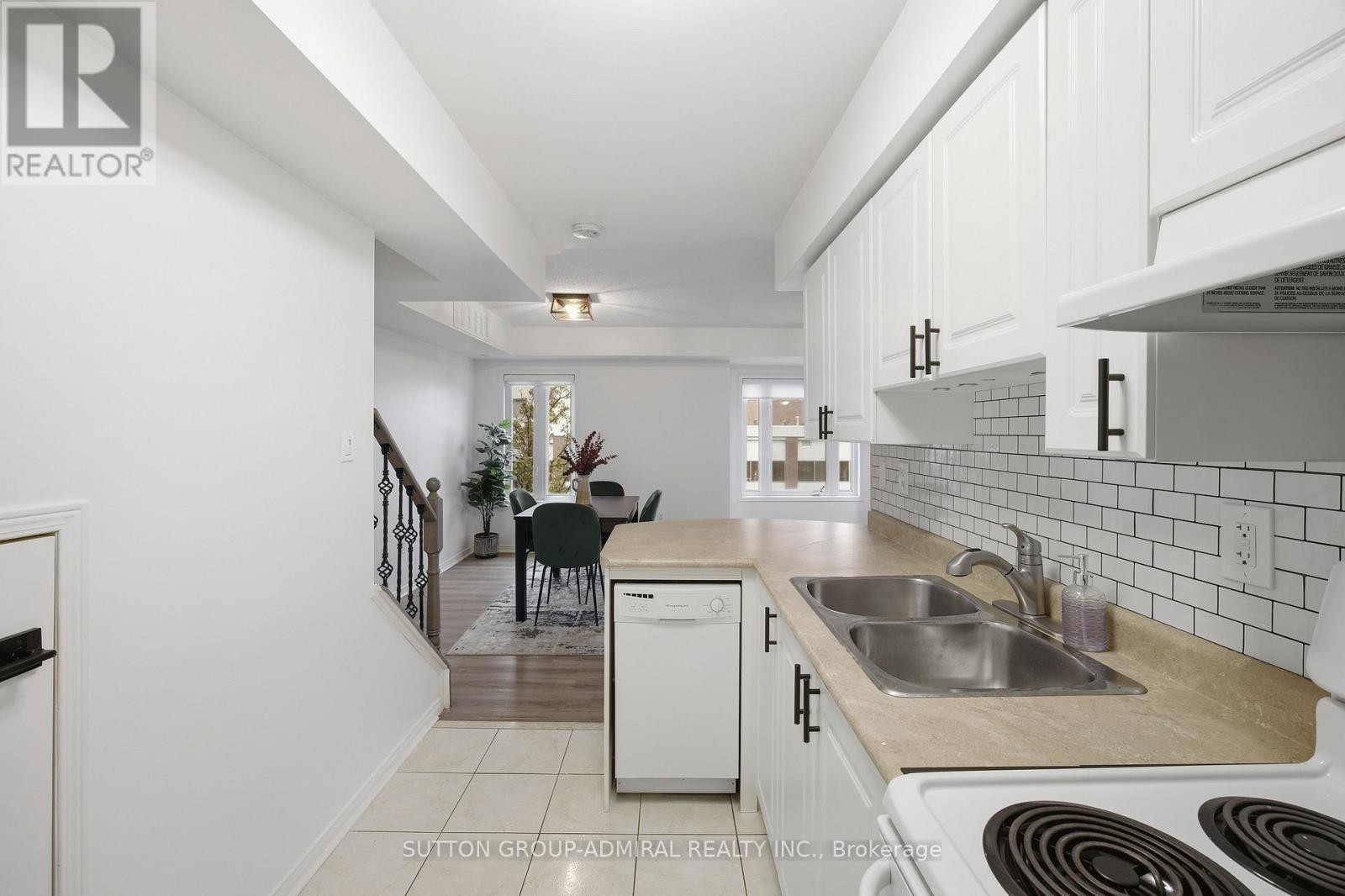 












216 - 308 JOHN STREET

,
Markham (Aileen-Willowbrook),




Ontario
L3T0A7

