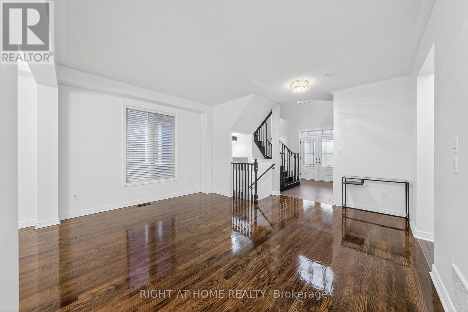 












193 BLUE DASHER BOULEVARD

,
Bradford West Gwillimbury (Bradford),




Ontario
L3Z0H3

