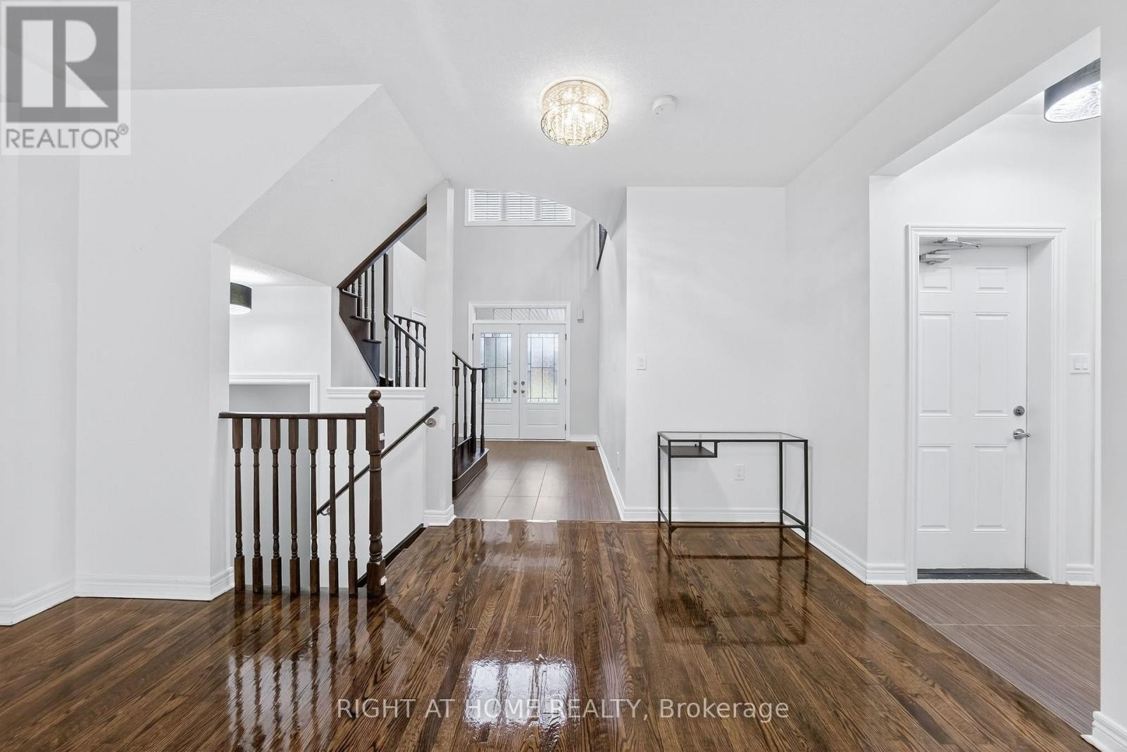 












193 BLUE DASHER BOULEVARD

,
Bradford West Gwillimbury (Bradford),




Ontario
L3Z0H3

