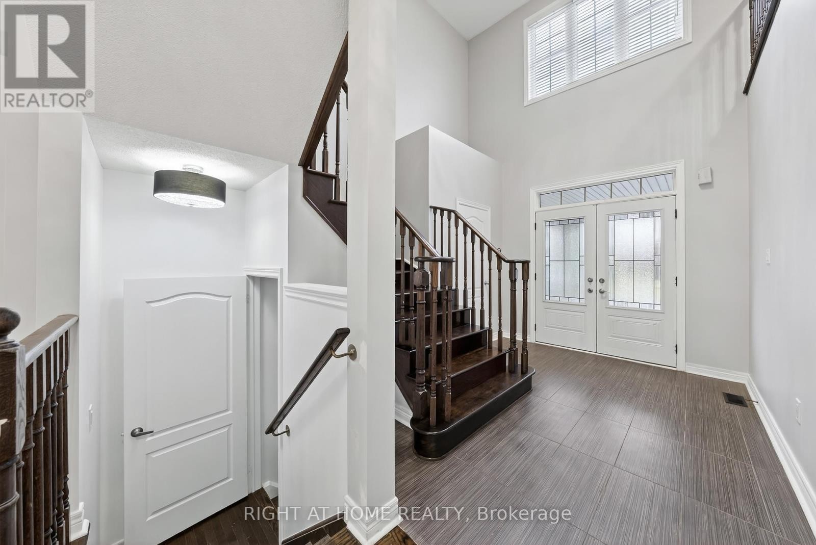 












193 BLUE DASHER BOULEVARD

,
Bradford West Gwillimbury (Bradford),




Ontario
L3Z0H3

