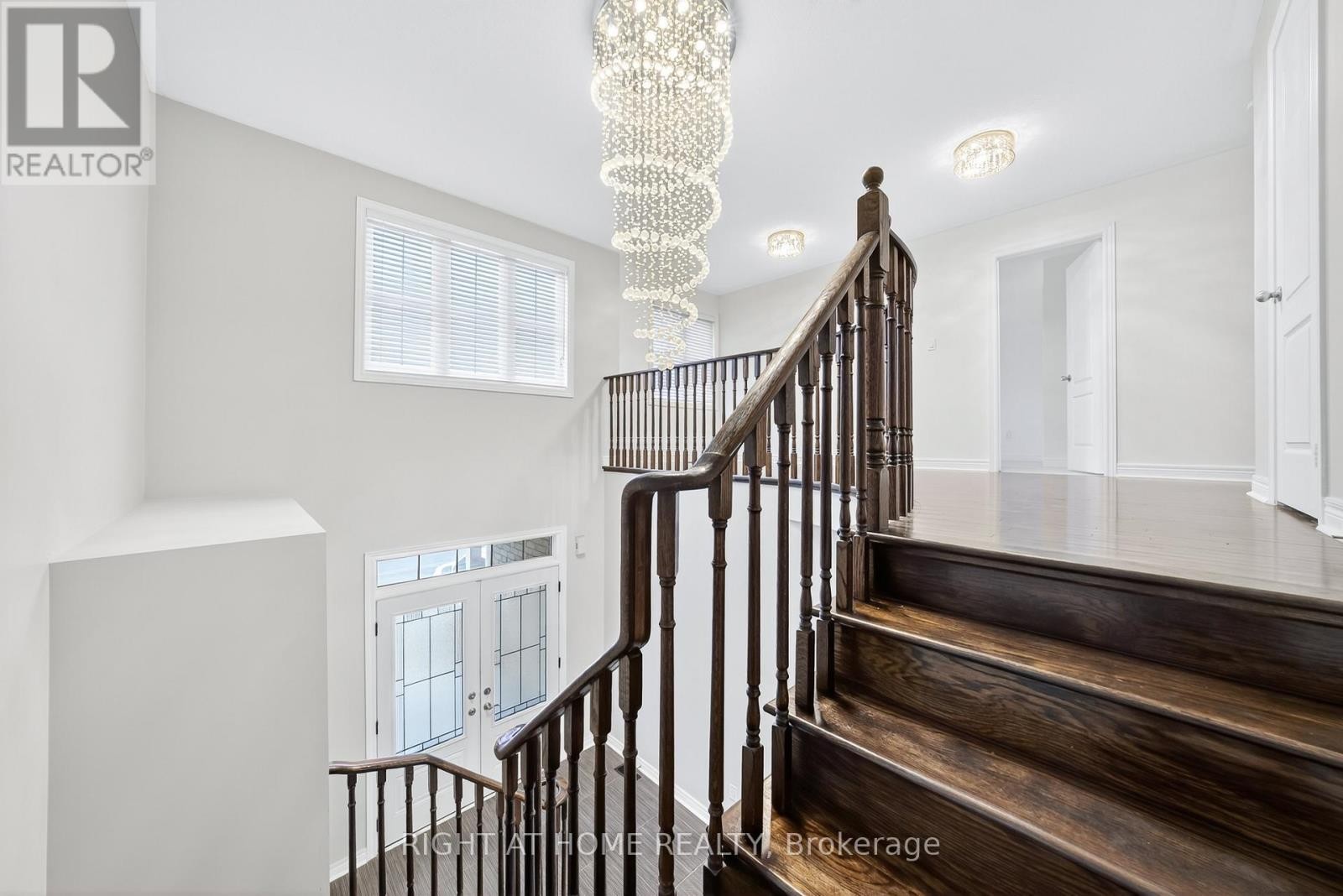 












193 BLUE DASHER BOULEVARD

,
Bradford West Gwillimbury (Bradford),




Ontario
L3Z0H3

