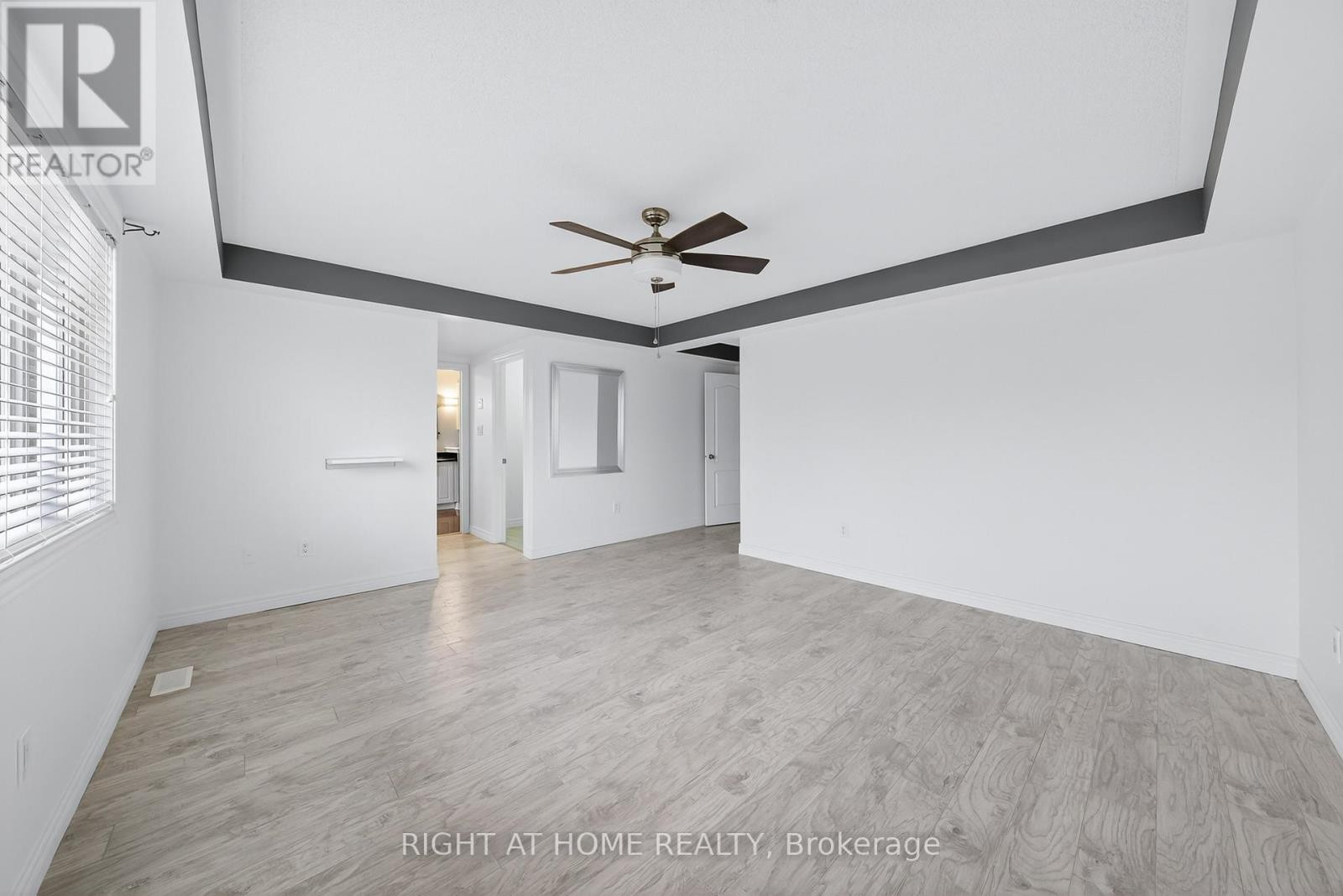 












193 BLUE DASHER BOULEVARD

,
Bradford West Gwillimbury (Bradford),




Ontario
L3Z0H3

