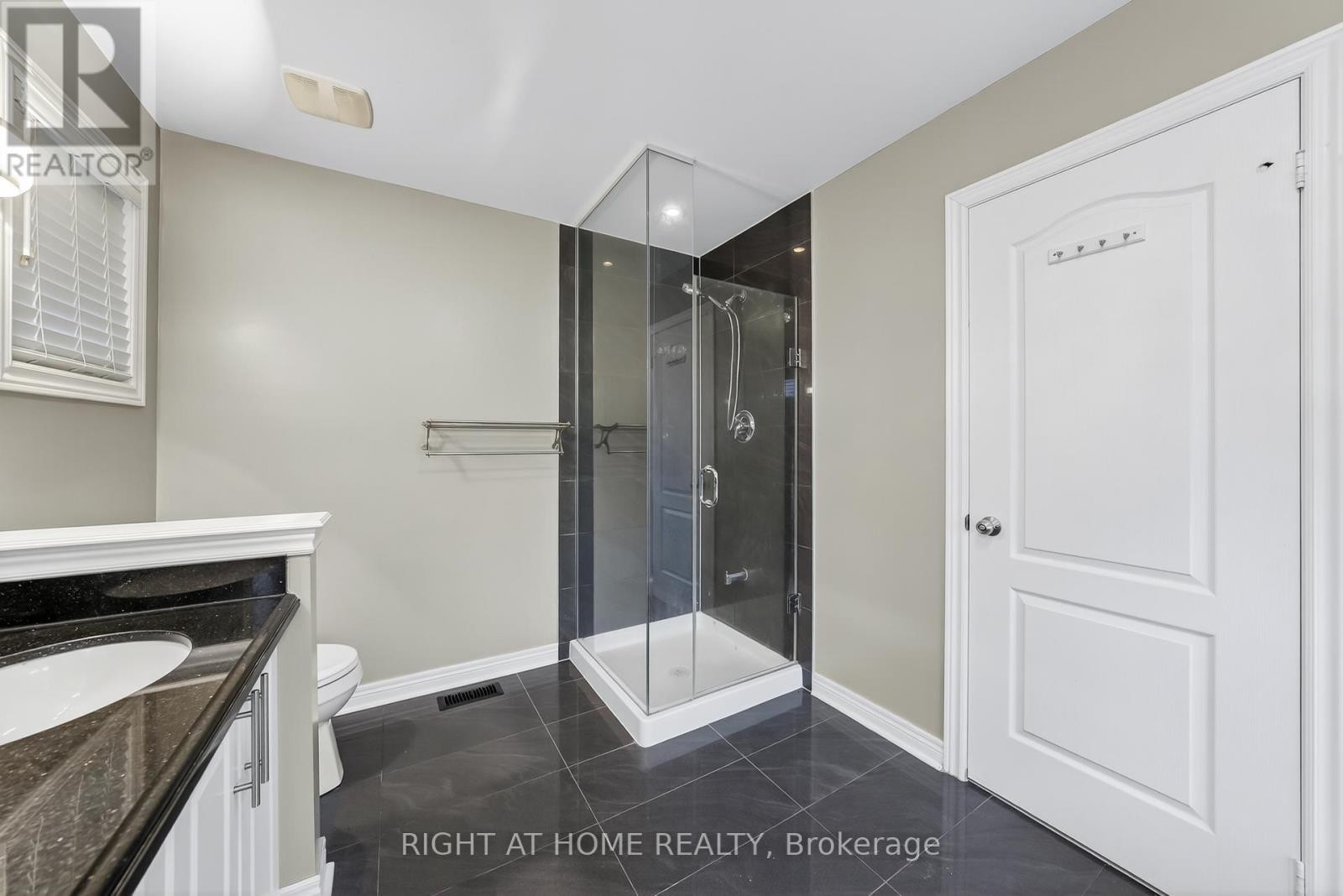 












193 BLUE DASHER BOULEVARD

,
Bradford West Gwillimbury (Bradford),




Ontario
L3Z0H3

