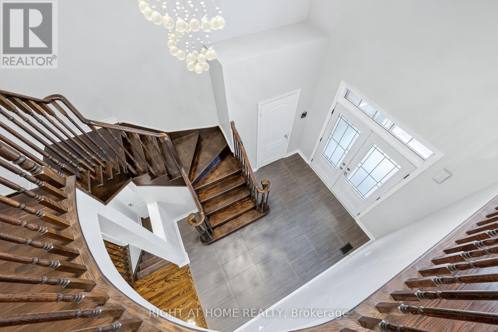 












193 BLUE DASHER BOULEVARD

,
Bradford West Gwillimbury (Bradford),




Ontario
L3Z0H3

