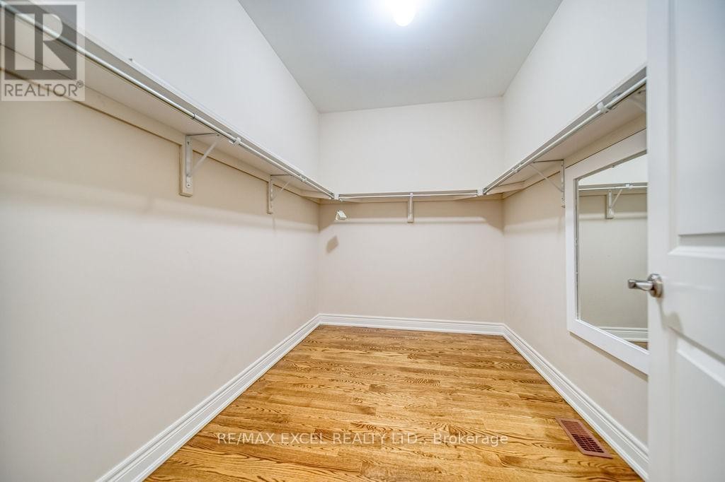 












166 TOWNSGATE DRIVE

,
Vaughan (Crestwood-Springfarm-Yorkhill),




Ontario
L4J8J5

