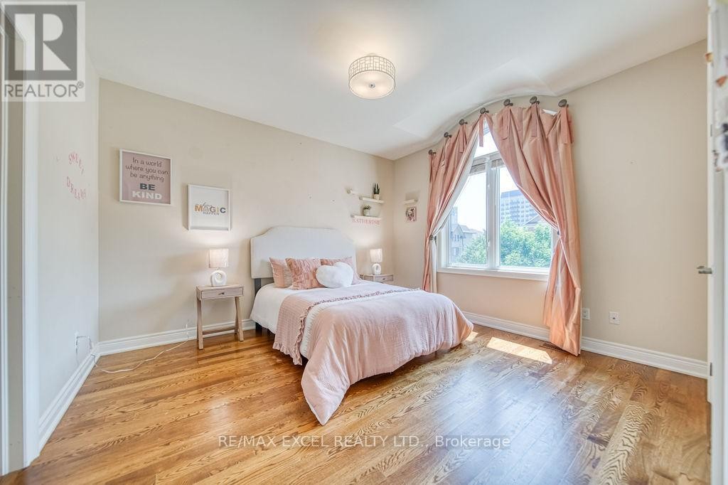 












166 TOWNSGATE DRIVE

,
Vaughan (Crestwood-Springfarm-Yorkhill),




Ontario
L4J8J5

