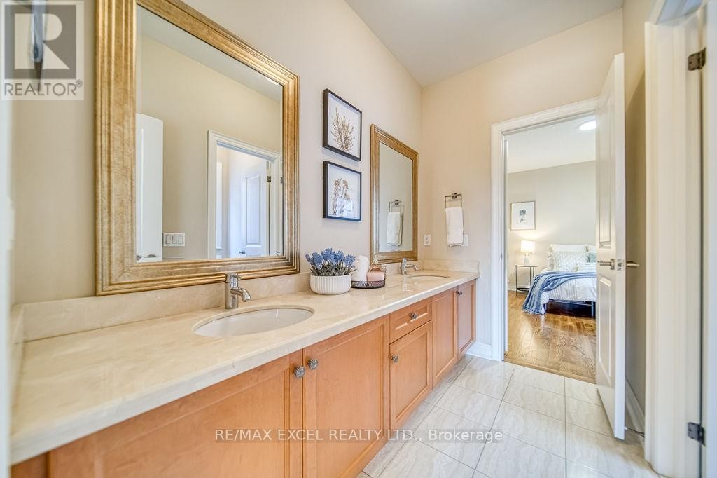 












166 TOWNSGATE DRIVE

,
Vaughan (Crestwood-Springfarm-Yorkhill),




Ontario
L4J8J5

