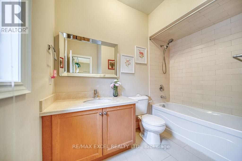 












166 TOWNSGATE DRIVE

,
Vaughan (Crestwood-Springfarm-Yorkhill),




Ontario
L4J8J5

