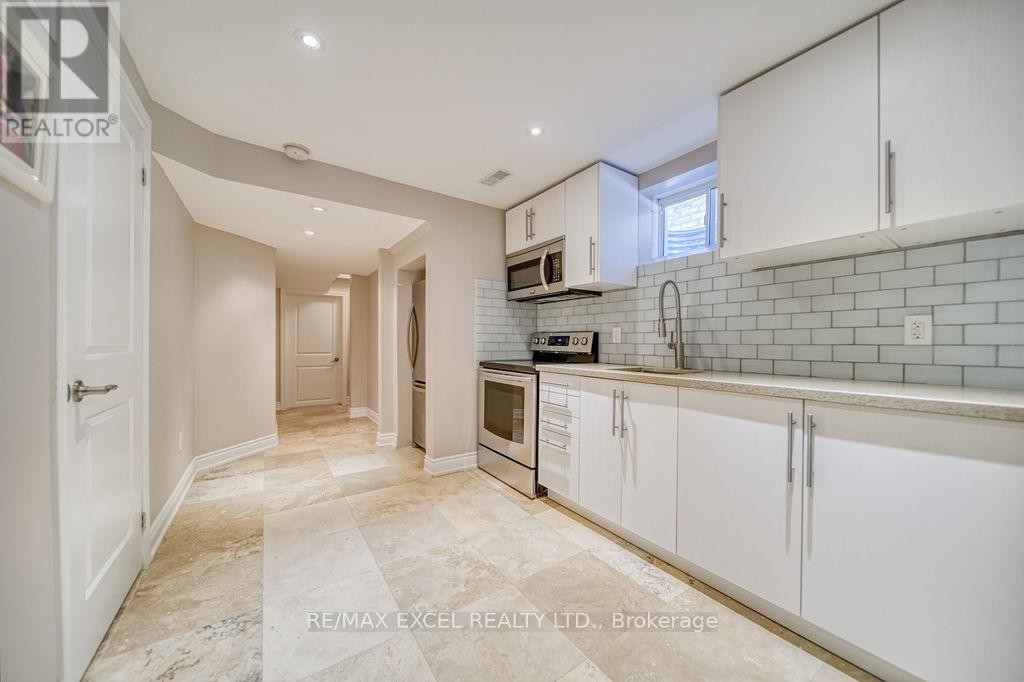 












166 TOWNSGATE DRIVE

,
Vaughan (Crestwood-Springfarm-Yorkhill),




Ontario
L4J8J5

