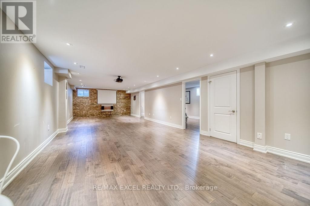 












166 TOWNSGATE DRIVE

,
Vaughan (Crestwood-Springfarm-Yorkhill),




Ontario
L4J8J5

