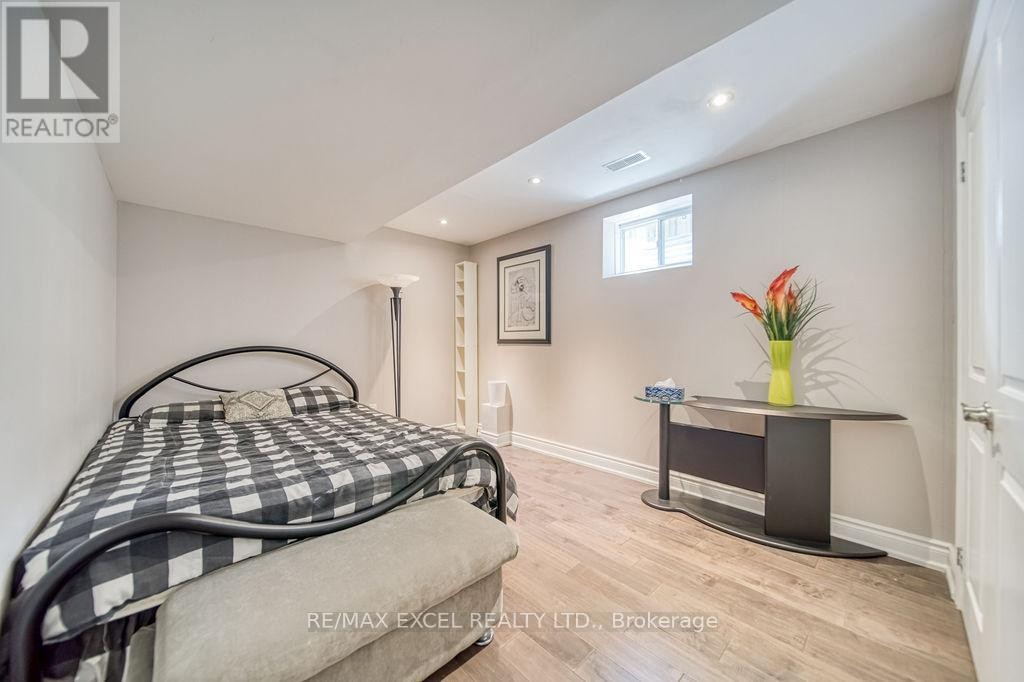 












166 TOWNSGATE DRIVE

,
Vaughan (Crestwood-Springfarm-Yorkhill),




Ontario
L4J8J5

