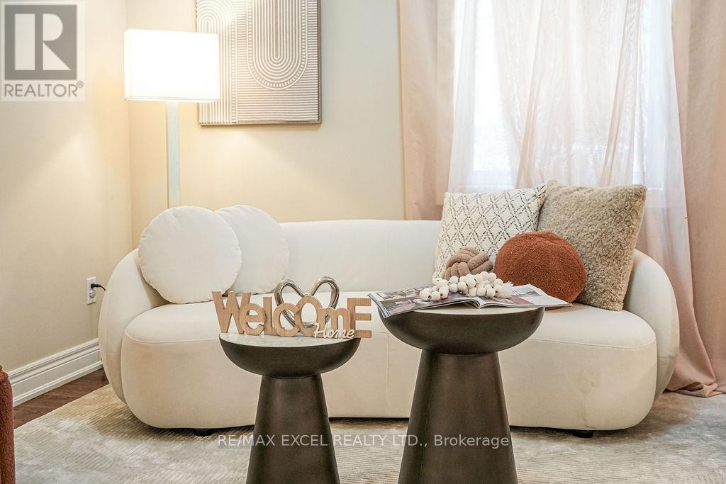 












166 TOWNSGATE DRIVE

,
Vaughan (Crestwood-Springfarm-Yorkhill),




Ontario
L4J8J5

