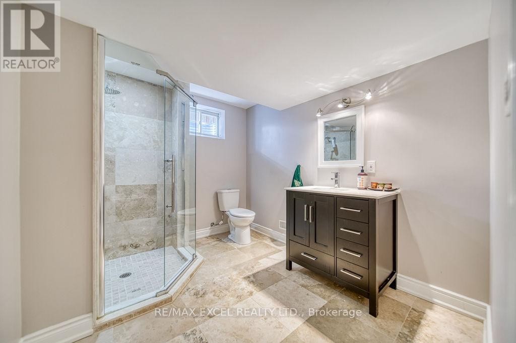 












166 TOWNSGATE DRIVE

,
Vaughan (Crestwood-Springfarm-Yorkhill),




Ontario
L4J8J5

