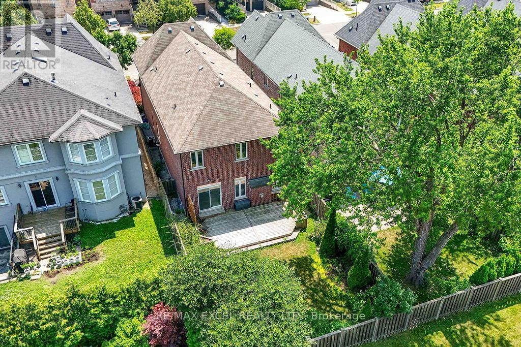 












166 TOWNSGATE DRIVE

,
Vaughan (Crestwood-Springfarm-Yorkhill),




Ontario
L4J8J5

