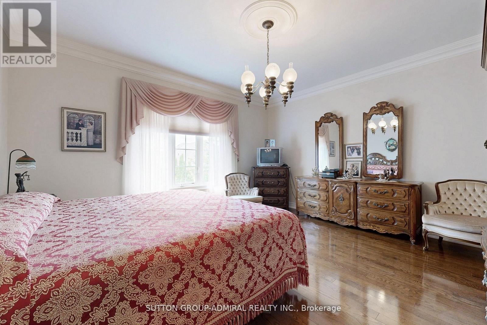 












25 LITTLE NATALIE COURT

,
Vaughan (Patterson),




Ontario
L6A0J2

