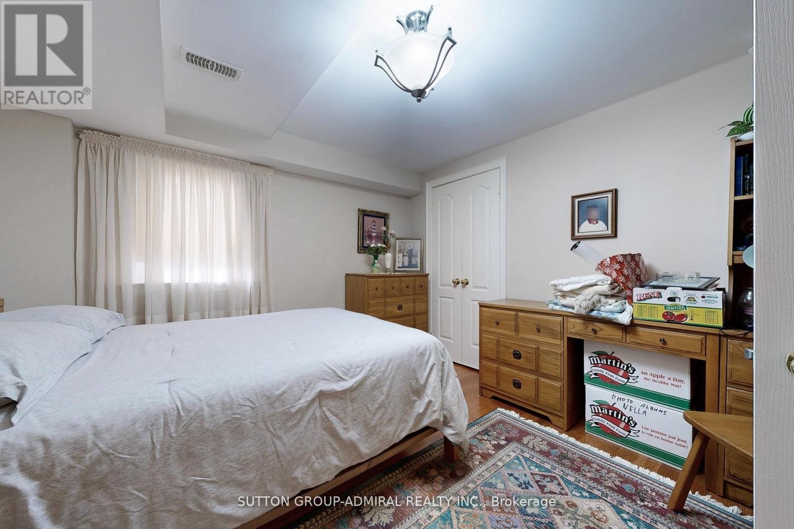 












25 LITTLE NATALIE COURT

,
Vaughan (Patterson),




Ontario
L6A0J2

