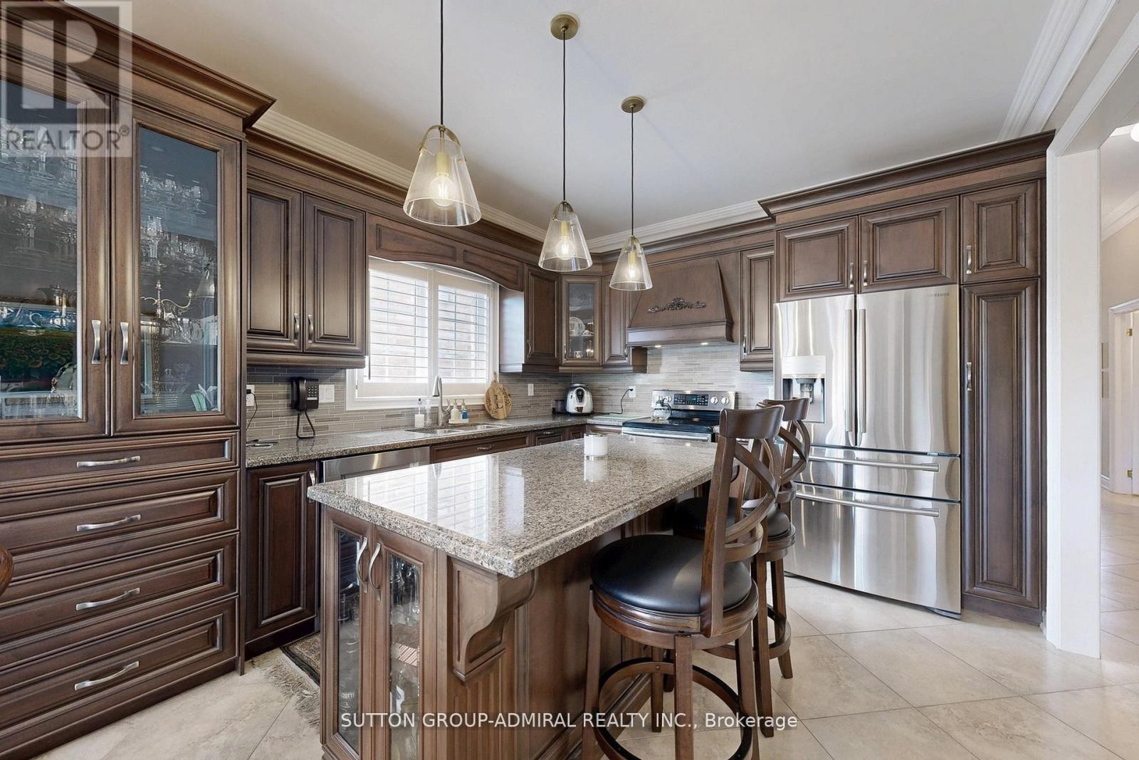 












25 LITTLE NATALIE COURT

,
Vaughan (Patterson),




Ontario
L6A0J2

