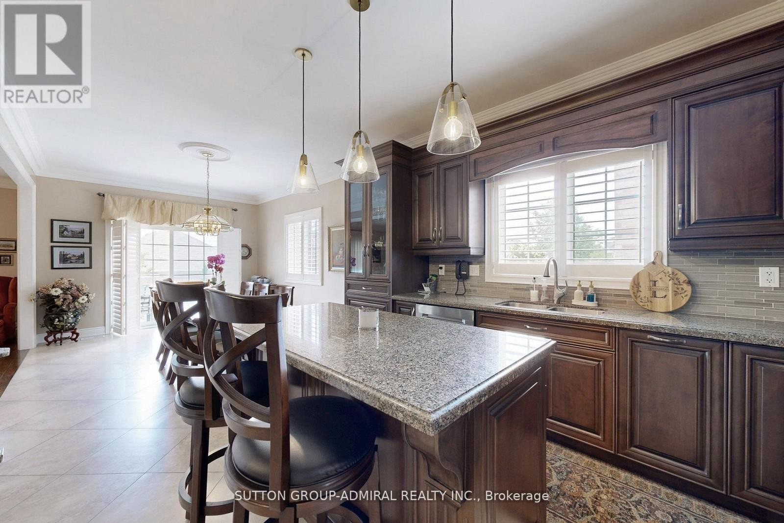 












25 LITTLE NATALIE COURT

,
Vaughan (Patterson),




Ontario
L6A0J2

