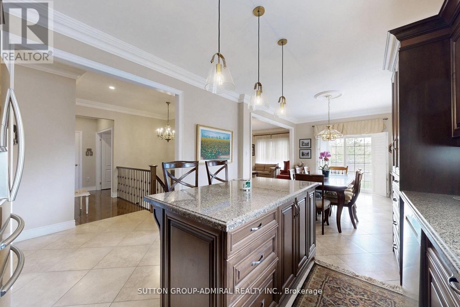 












25 LITTLE NATALIE COURT

,
Vaughan (Patterson),




Ontario
L6A0J2

