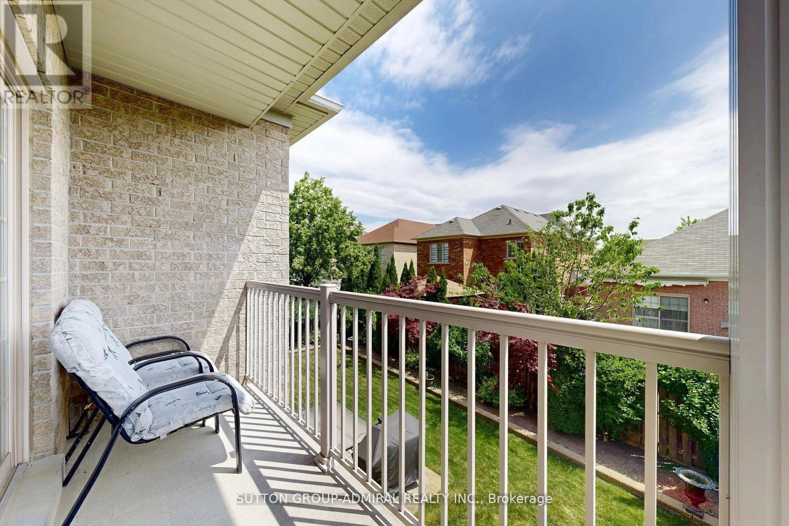 












25 LITTLE NATALIE COURT

,
Vaughan (Patterson),




Ontario
L6A0J2

