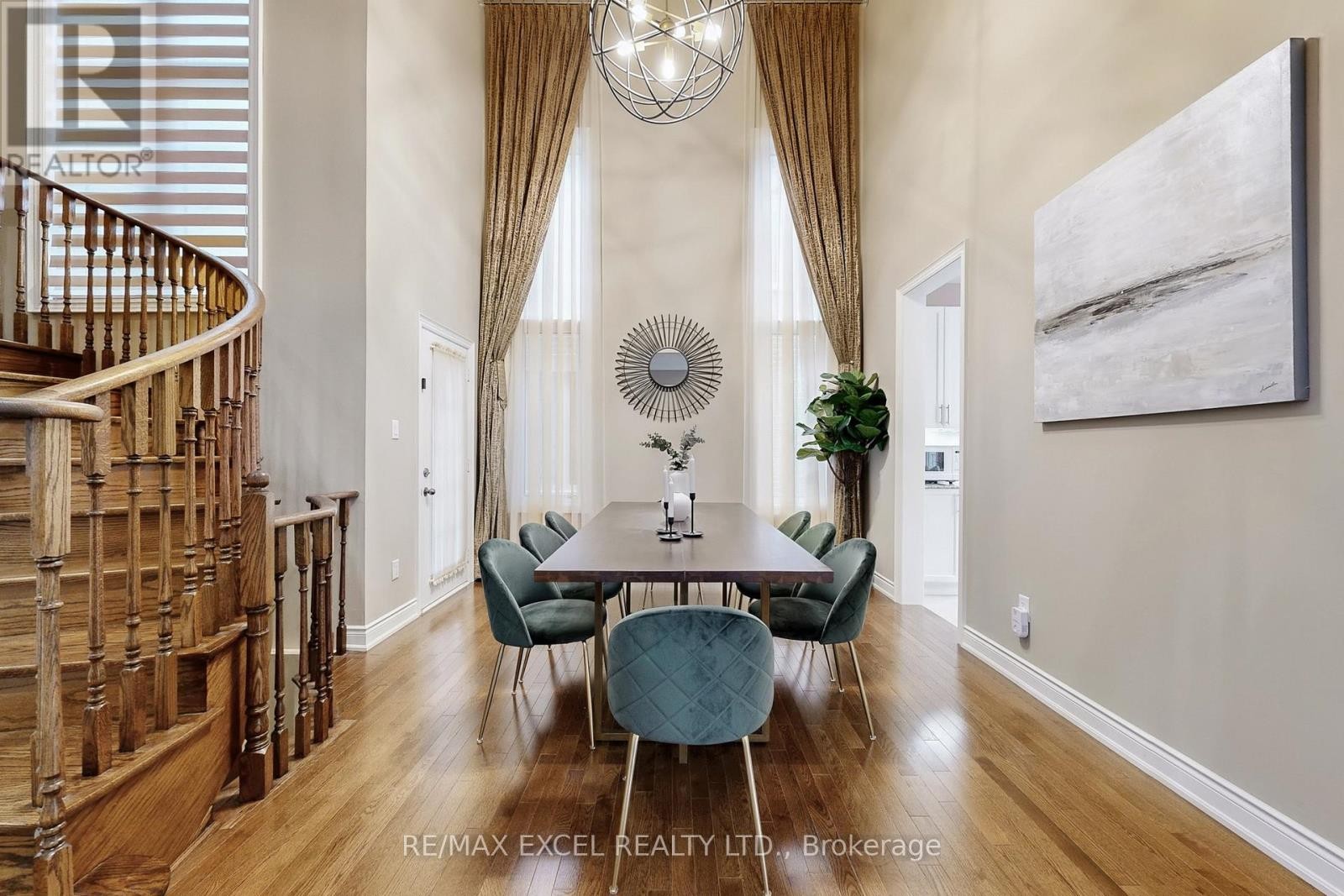 












160 ROY HARPER AVENUE

,
Aurora,




Ontario
L4G0V6

