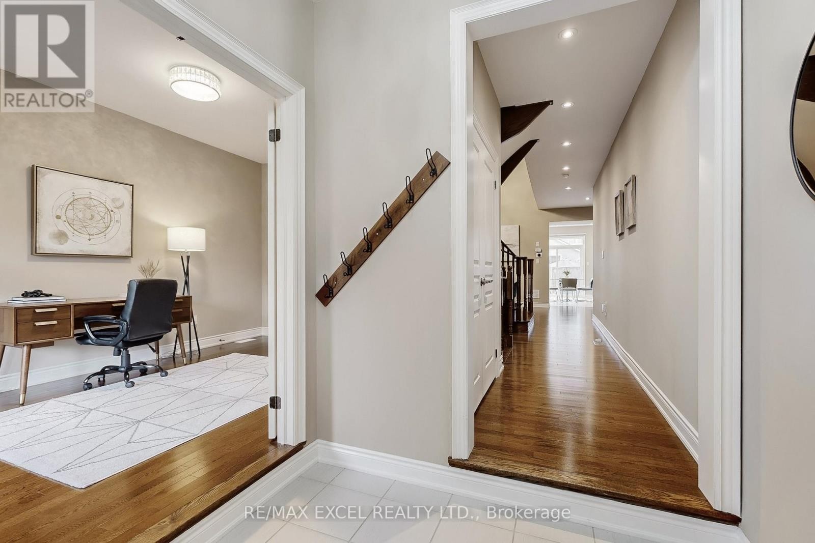 












160 ROY HARPER AVENUE

,
Aurora,




Ontario
L4G0V6

