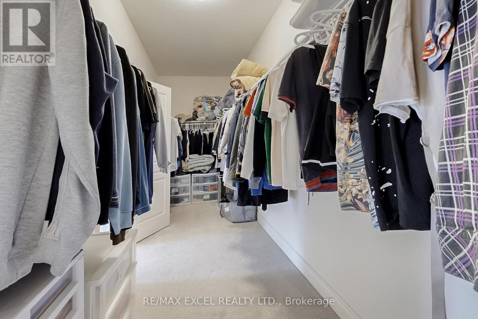 












160 ROY HARPER AVENUE

,
Aurora,




Ontario
L4G0V6

