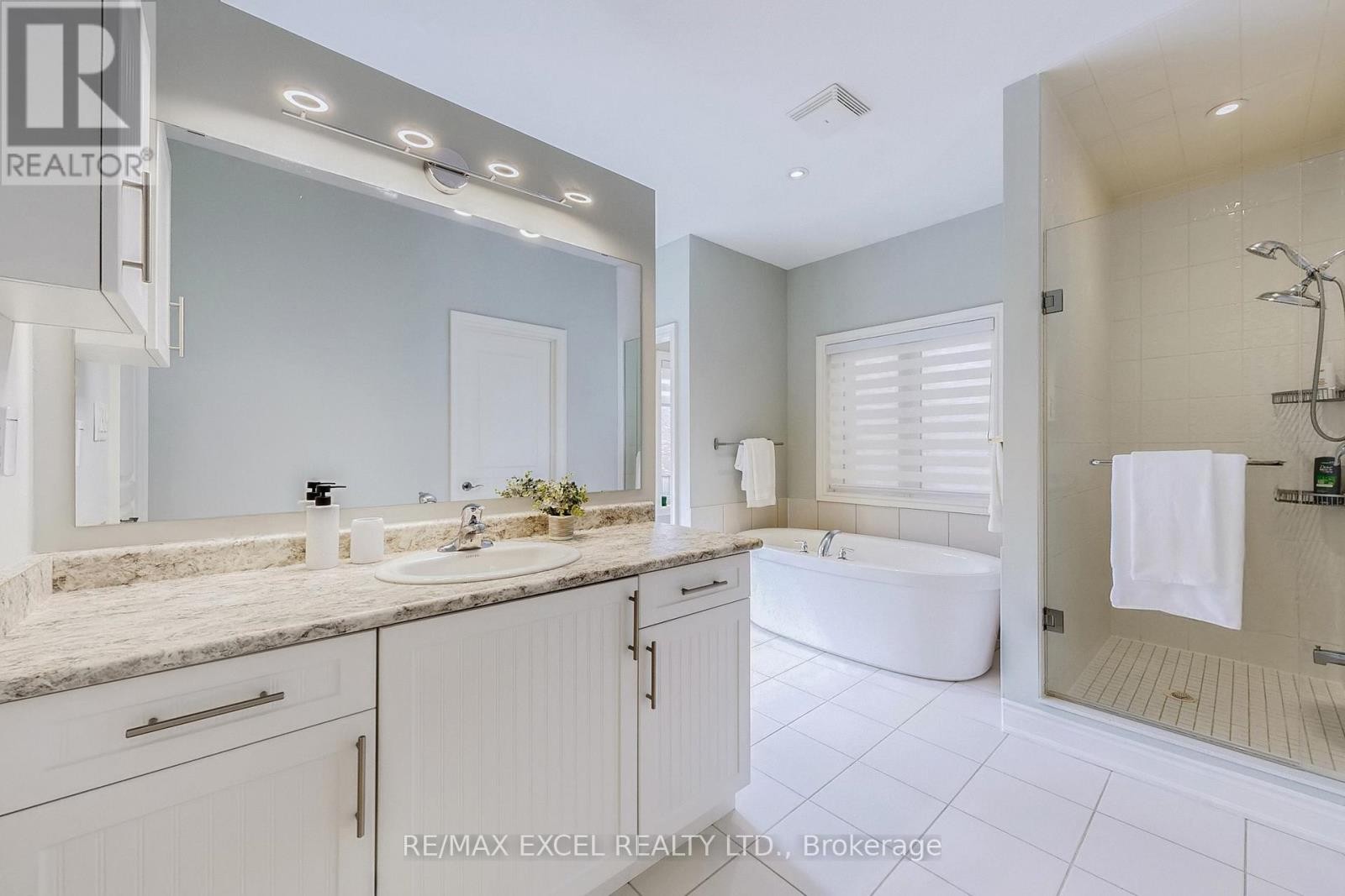 












160 ROY HARPER AVENUE

,
Aurora,




Ontario
L4G0V6

