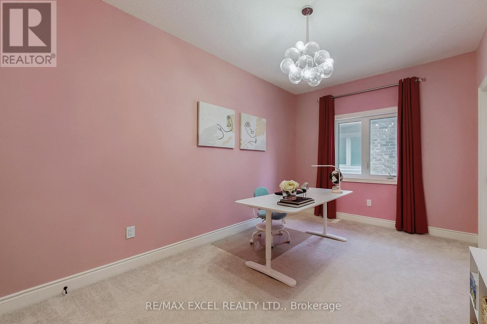 












160 ROY HARPER AVENUE

,
Aurora,




Ontario
L4G0V6

