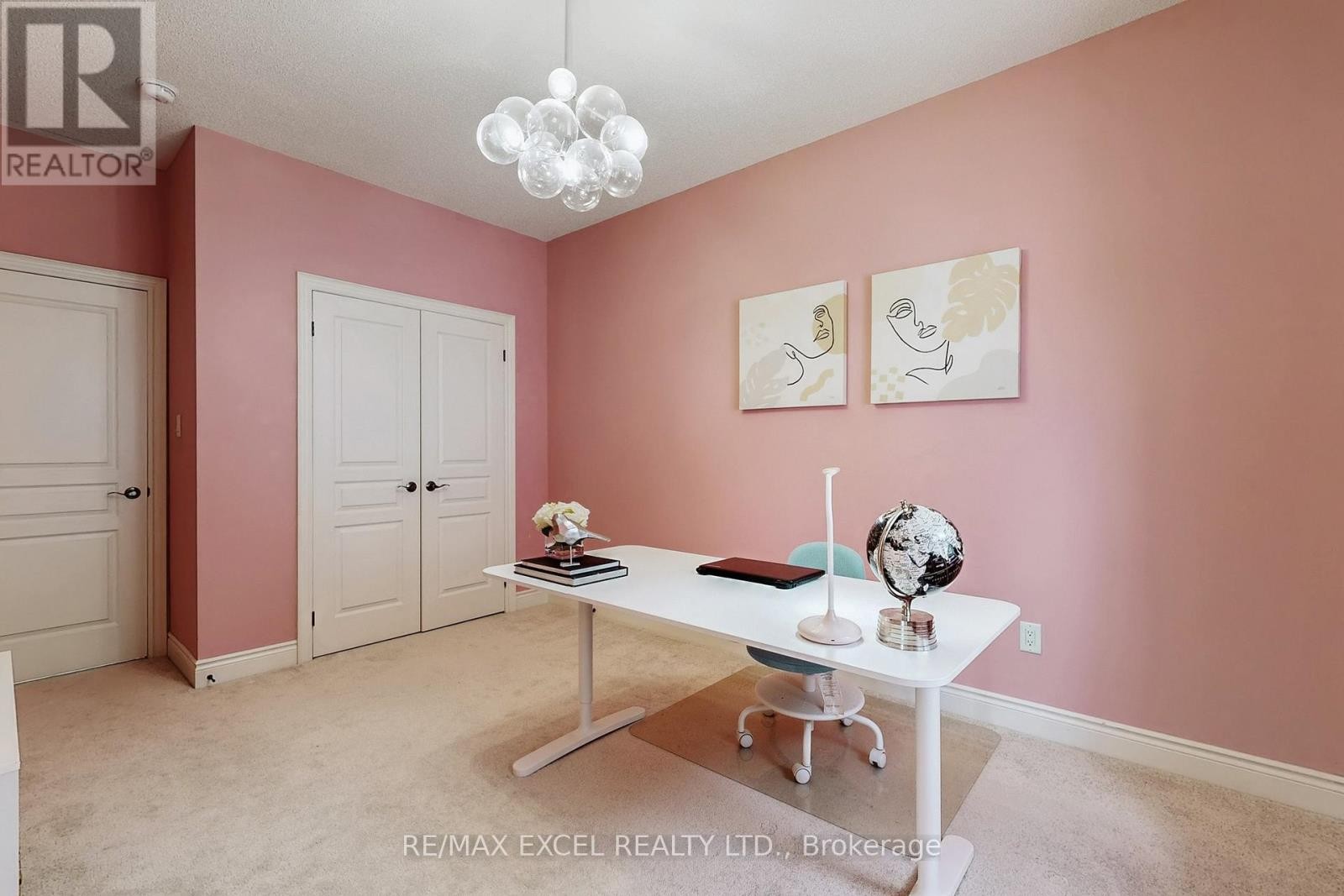 












160 ROY HARPER AVENUE

,
Aurora,




Ontario
L4G0V6

