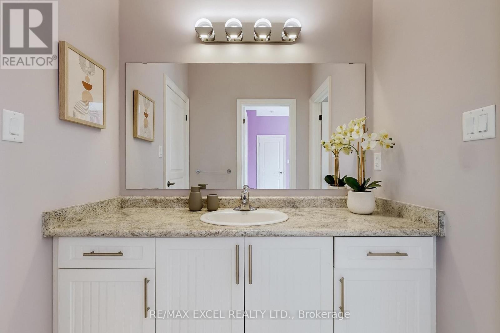 












160 ROY HARPER AVENUE

,
Aurora,




Ontario
L4G0V6

