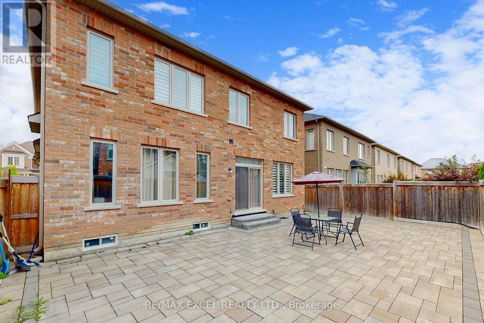 












160 ROY HARPER AVENUE

,
Aurora,




Ontario
L4G0V6

