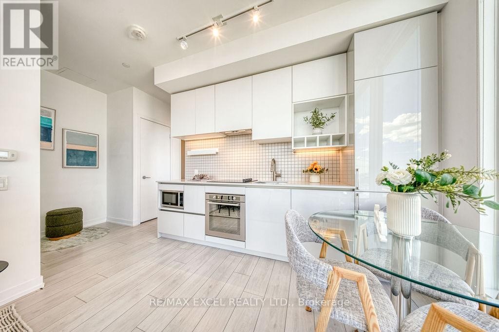 












2803 - 898 PORTAGE PARKWAY

,
Vaughan (Vaughan Corporate Centre),




Ontario
L4K0J6

