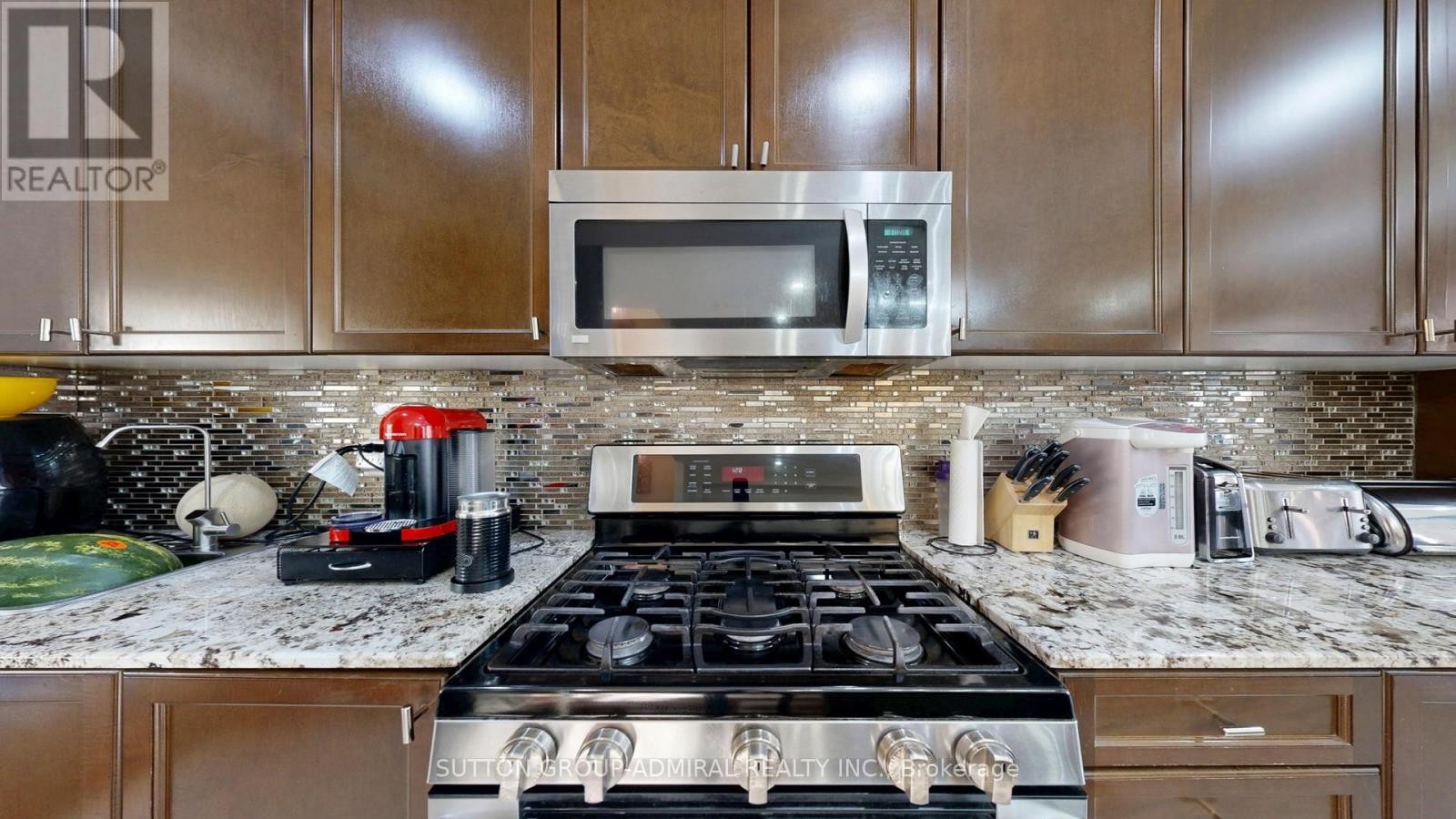 












27 GIVON STREET

,
Vaughan (Patterson),




Ontario
L6A0W2

