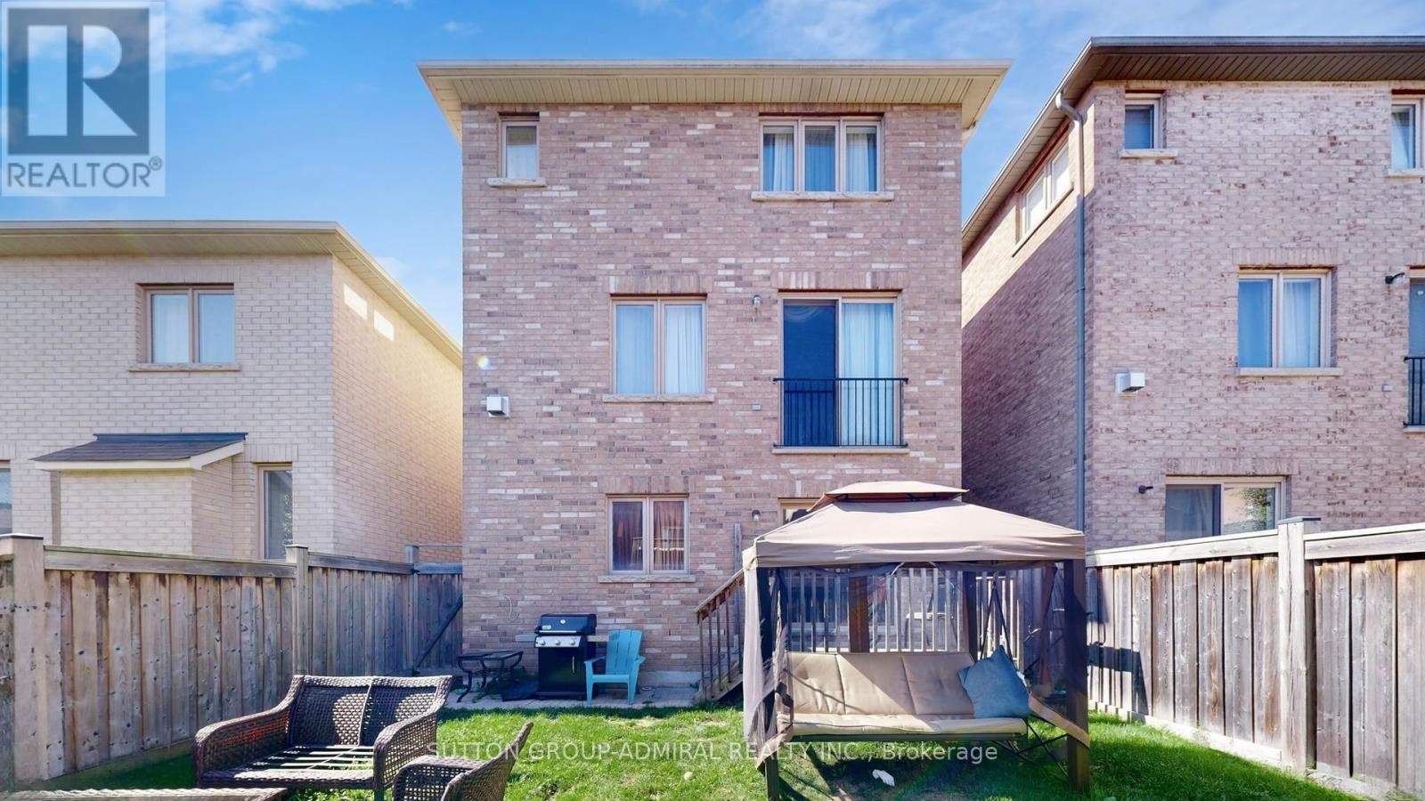 












27 GIVON STREET

,
Vaughan (Patterson),




Ontario
L6A0W2

