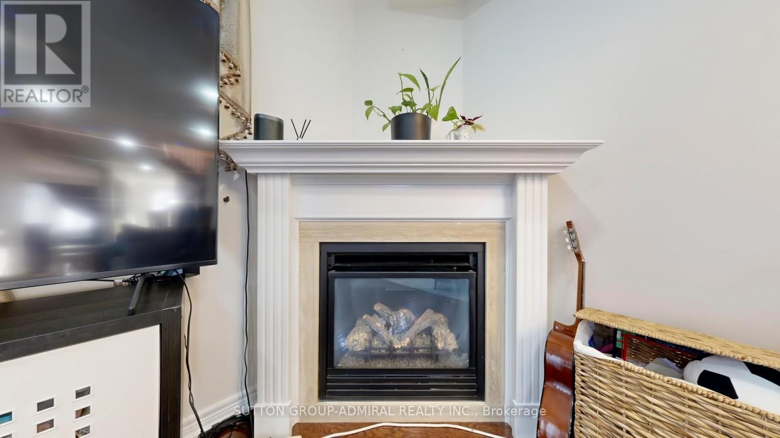 












27 GIVON STREET

,
Vaughan (Patterson),




Ontario
L6A0W2

