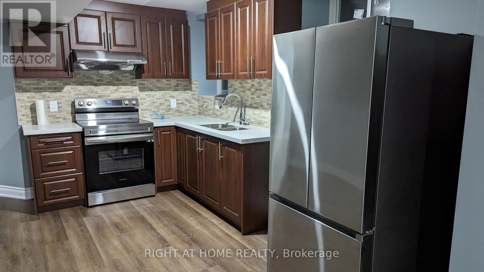 












1436 TOMKINS ROAD

,
Innisfil (Alcona),




Ontario
L9S0M8

