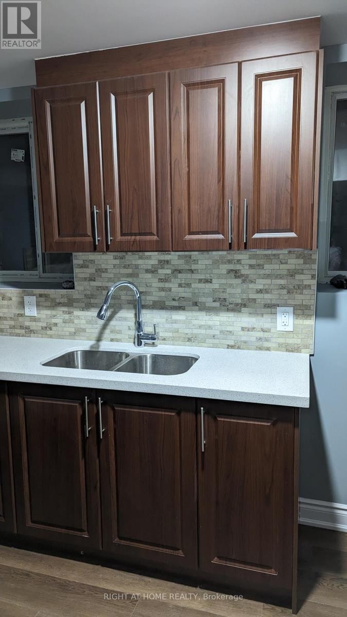 












1436 TOMKINS ROAD

,
Innisfil (Alcona),




Ontario
L9S0M8

